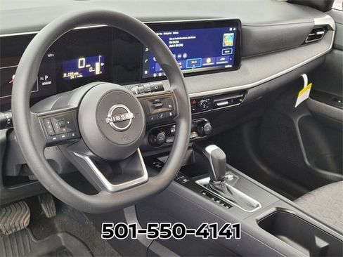 Used 2026 Nissan Kicks SV image 8