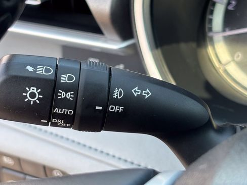 Certified 2024 Toyota Highlander XLE FWD image 25