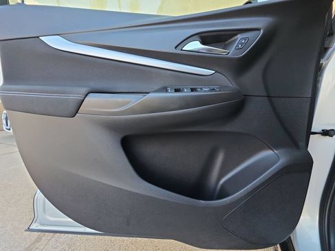 Used 2023 Chevrolet Bolt EUV LT FWD image 23