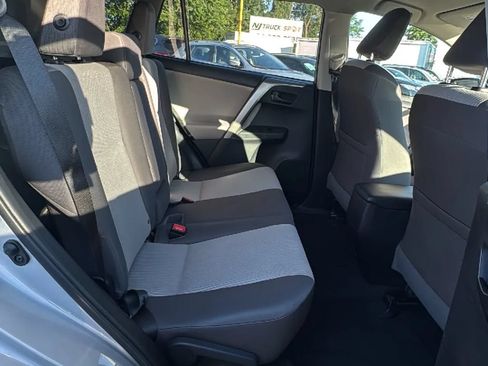 Used 2015 Toyota RAV4 LE AWD/4WD image 19