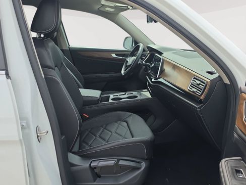 Certified 2024 Volkswagen Atlas SE AWD/4WD image 17