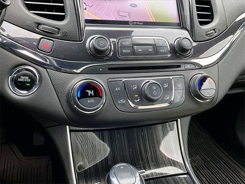 Used 2018 Chevrolet Impala Premier w/ Premier Confidence Package image 24