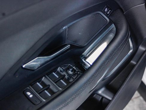 Used 2020 Jaguar E-PACE SE image 25