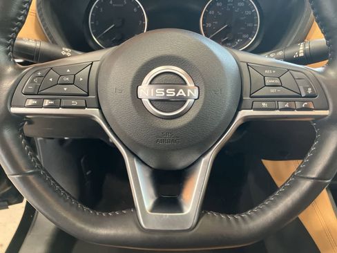 Used 2025 Nissan Sentra SV w/ SV Premium Package image 15