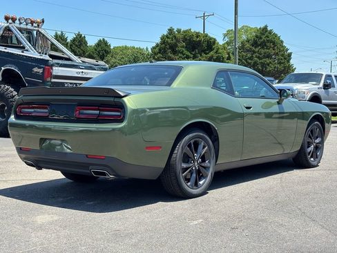 Used 2022 Dodge Challenger SXT w/ Blacktop Package AWD/4WD image 4