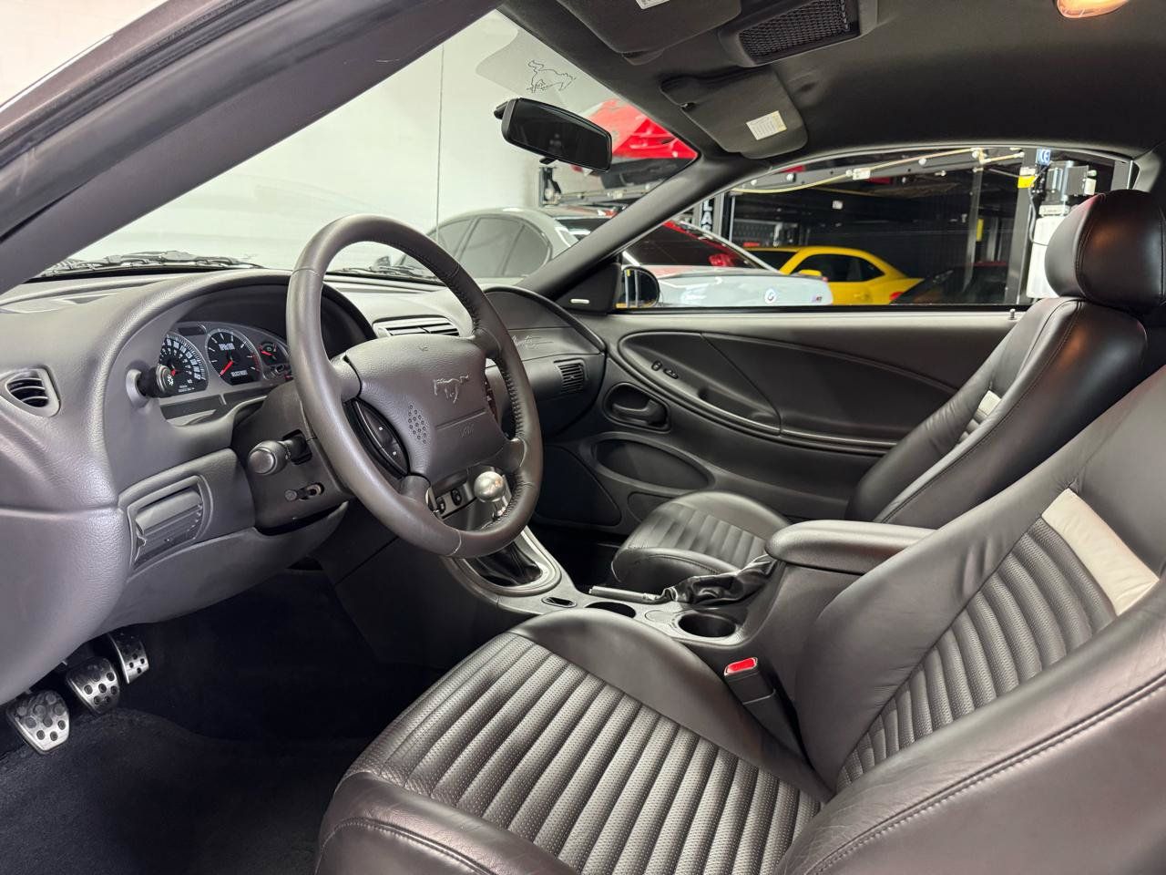 Used 2003 Ford Mustang Mach 1 RWD image 42