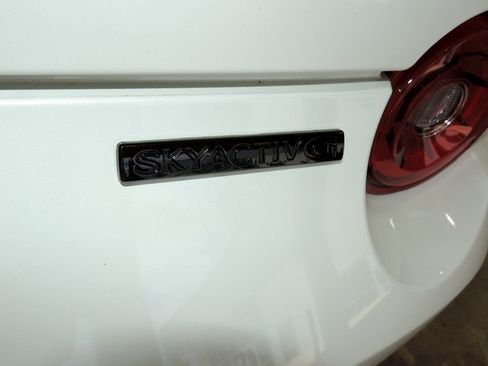 Used 2024 MAZDA MX-5 Miata Club RWD image 17