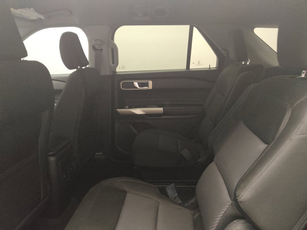 Used 2023 Ford Explorer XLT RWD image 18