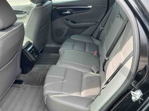 Used 2018 Chevrolet Impala Premier FWD image 9