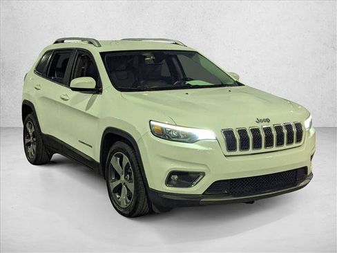 Used 2019 Jeep Cherokee Limited image 3