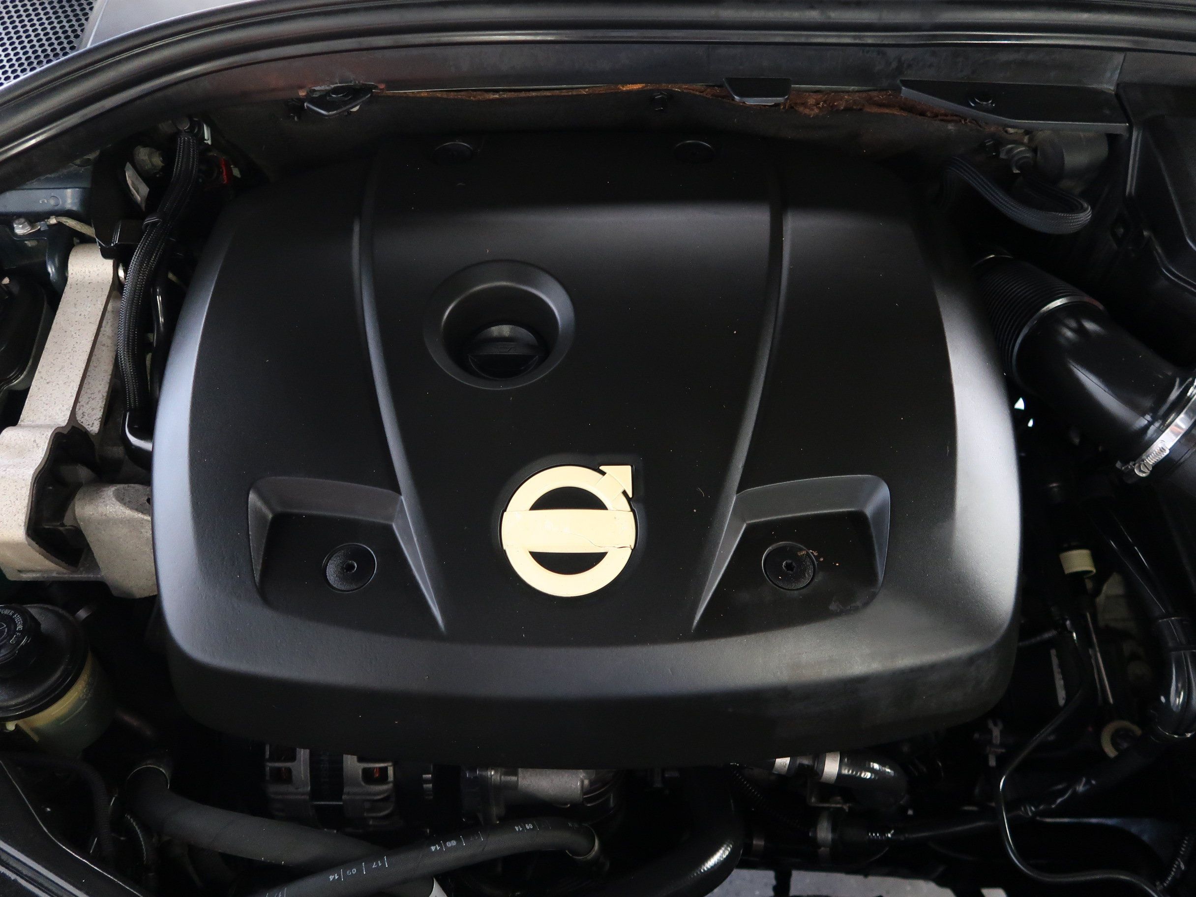 Used 2015 Volvo XC60 T5 Premier w/ Proximity Package FWD image 36