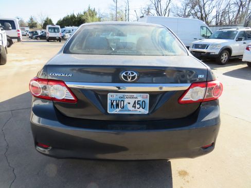 Used 2011 Toyota Corolla LE image 5