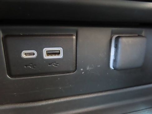 Certified 2024 GMC Yukon XL SLE AWD/4WD image 7