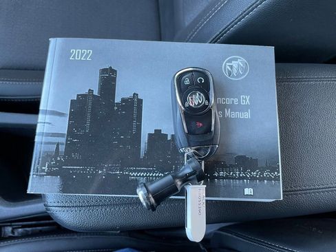 Used 2022 Buick Encore GX Preferred w/ Cold Weather Comfort Package AWD/4WD image 41