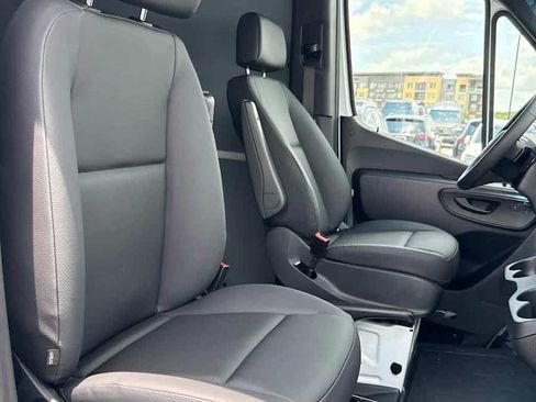 Used 2026 Mercedes-Benz Sprinter 2500 image 14