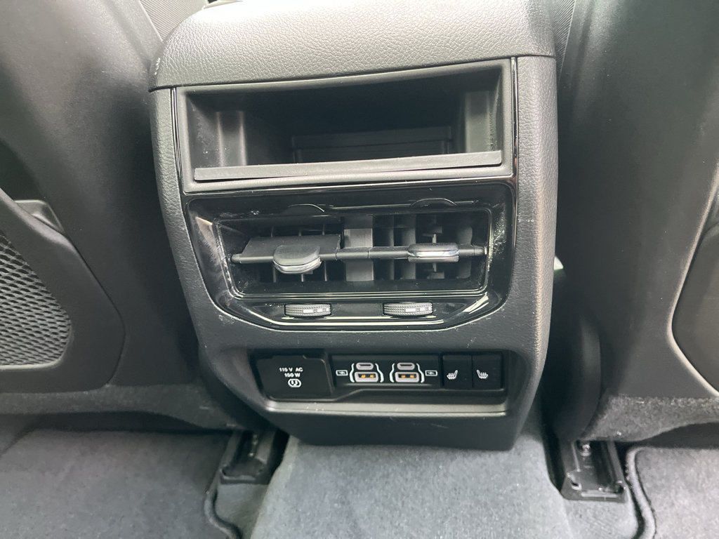 Used 2023 Jeep Grand Cherokee Overland RWD image 47