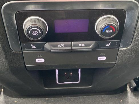 Used 2021 Chevrolet Tahoe LT w/ LT Signature Package AWD/4WD image 15
