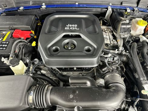 Used 2022 Jeep Wrangler Unlimited Sahara w/ Cold Weather Group AWD/4WD image 34