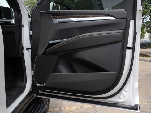 New 2025 Cadillac Escalade Sport Platinum w/ LPO, ONYX Package image 27