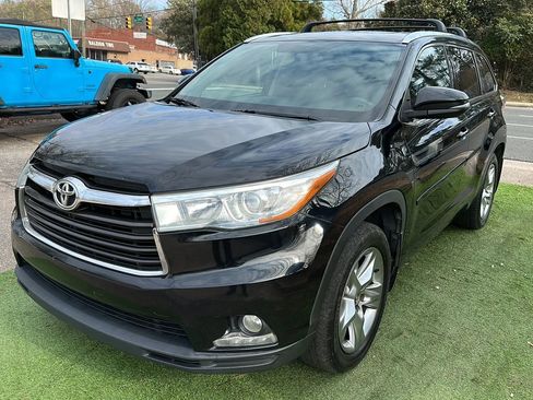 Used 2016 Toyota Highlander Limited image 3