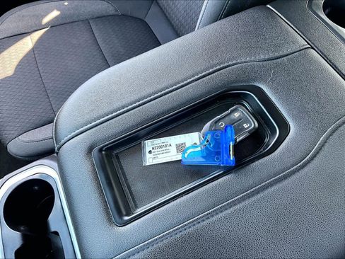 Used 2021 Chevrolet Silverado 2500 LT w/ Convenience Package image 31