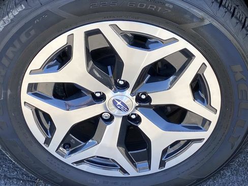 Certified 2023 Subaru Forester Premium AWD/4WD image 31