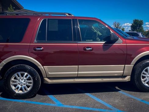 Used 2012 Ford Expedition XLT AWD/4WD image 11