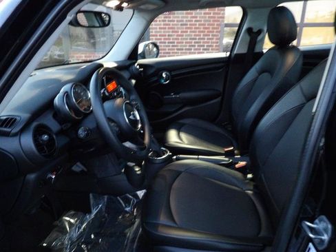 Used 2016 MINI Cooper 4-Door Hardtop image 26