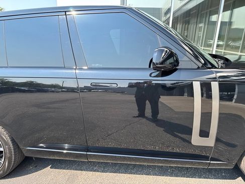 Used 2023 Land Rover Range Rover SE AWD/4WD image 11