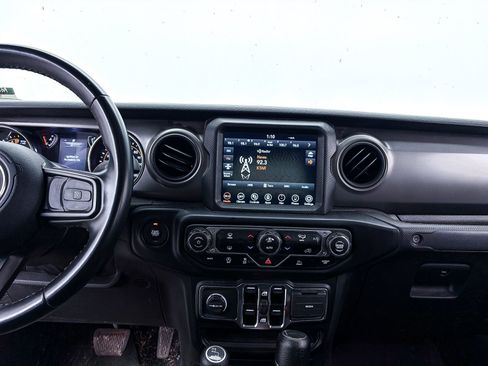 Used 2022 Jeep Gladiator Sport AWD/4WD image 6