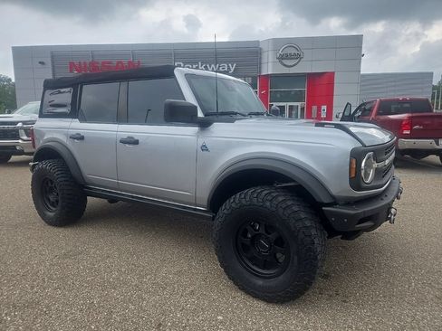 Used 2022 Ford Bronco Black Diamond AWD/4WD image 1