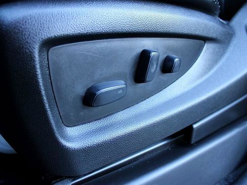 Used 2019 GMC Yukon XL SLT w/ Open Road Package image 10