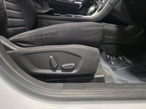 Used 2016 Ford Fusion SE FWD image 30