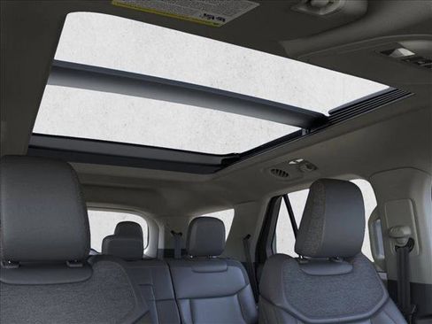 New 2025 Ford Explorer Active w/ Active Comfort Package image 22