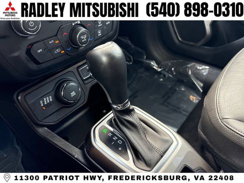 Used 2021 Jeep Renegade Limited AWD/4WD image 11