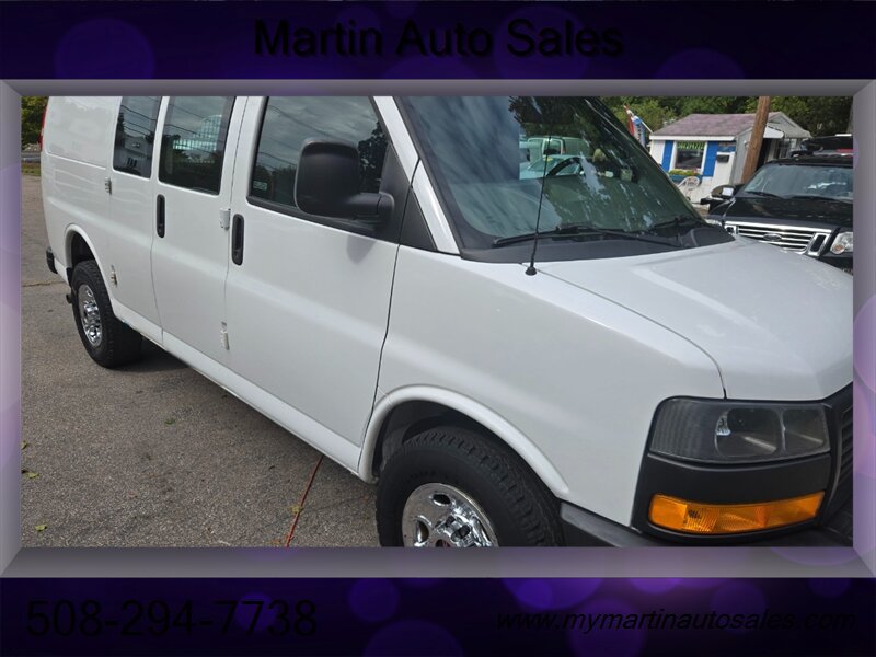 Used 2018 GMC Savana 2500 RWD image 2