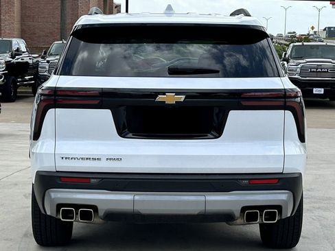 Used 2025 Chevrolet Traverse LT AWD/4WD image 5