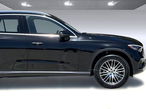 Used 2024 Mercedes-Benz GLC 300 4MATIC image 34