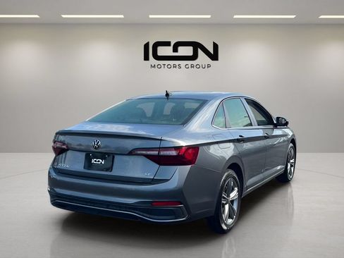 Used 2024 Volkswagen Jetta SE FWD image 5