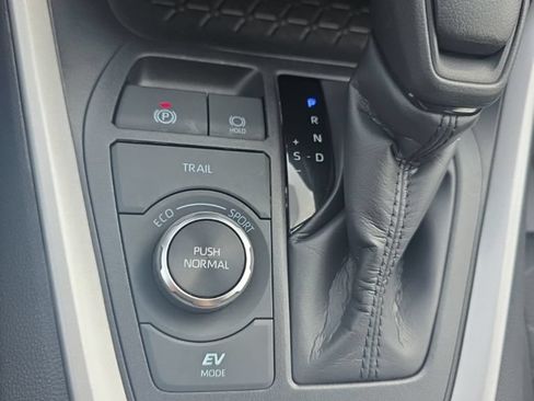 Certified 2025 Toyota RAV4 XLE AWD/4WD image 21
