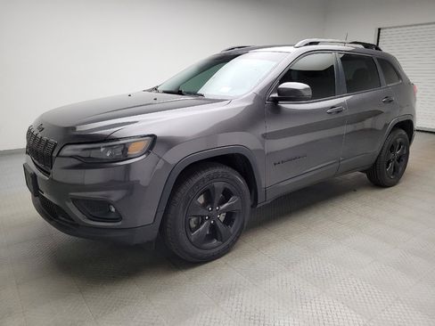 Used 2019 Jeep Cherokee Latitude Plus image 2