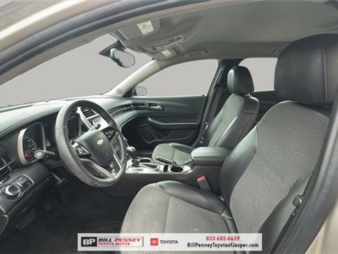 Used 2015 Chevrolet Malibu LT w/ Power Convenience Package image 11