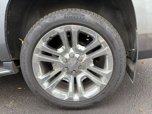 Used 2018 GMC Yukon XL SLT w/ Premium Edition AWD/4WD image 10