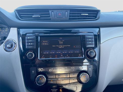 Used 2020 Nissan Rogue Sport SL image 15