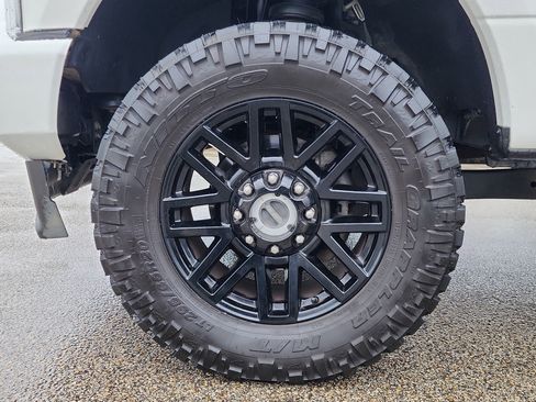 Used 2020 Ford F350 Platinum image 9