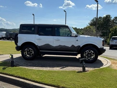 Used 2025 Ford Bronco Outer Banks AWD/4WD image 8