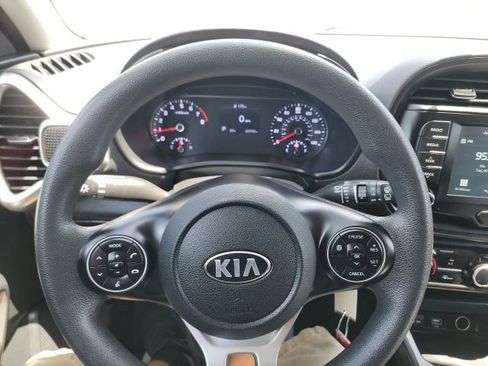 Used 2021 Kia Soul LX image 19
