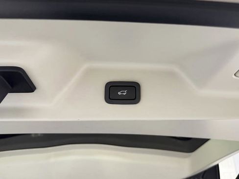 Used 2016 Land Rover Range Rover Supercharged AWD/4WD image 39