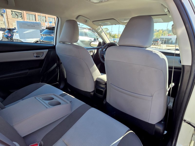 Used 2018 Toyota Corolla LE FWD image 15