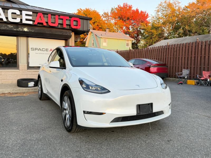 Used 2023 Tesla Model Y Long Range AWD/4WD image 4